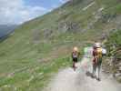 Gudrun und Christoph auf Weg 922 zwischen Langtaleregghütte und Gurgler Großalm (1. Juli)