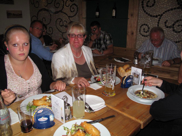 Viktoria, Mario, Birgit, Karin, Michael und Franz im Flokal