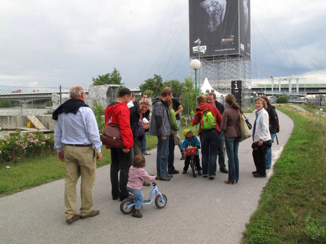 ?, ?, ?, ?, Marlies, Michael, ?, Petra, Andreas, Christina, Irene und Carmen beim Spider Rock Wien