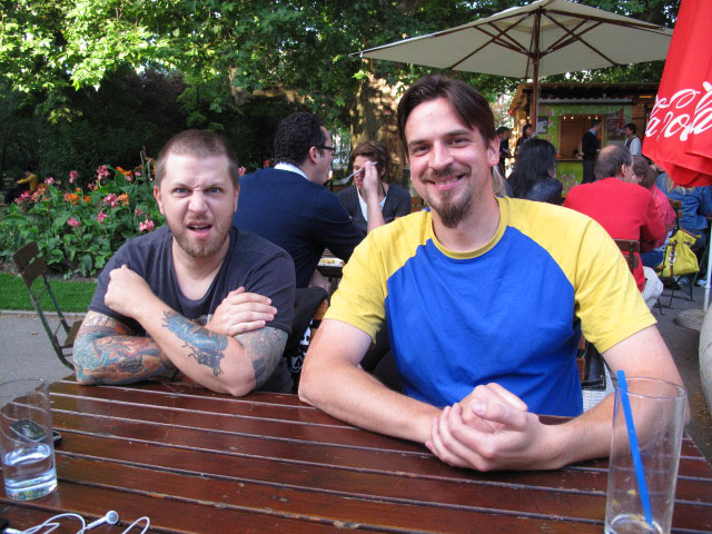 Alexander und Michael im Rathauspark