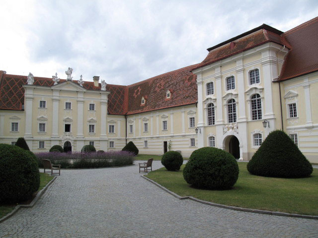 Prälatenhof