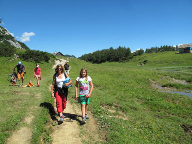 Andreas, Daniel, Lea, Martina, Axel und Hanna beim Quendling-See, 1.604 m