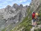 Gudrun und Christoph am Augsburger Höhenweg zwischen Parseierscharte und Grünem Brünnle (12. Aug.)