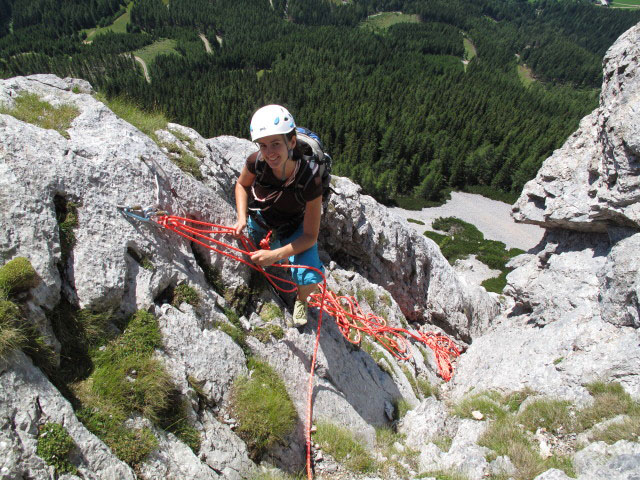 Paulasteig: Katarina am Stand nach der dritten Seill&auml;nge