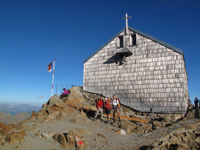 Christoph, Gudrun und ich beim Becherhaus, 3.191 m (17. Aug.)