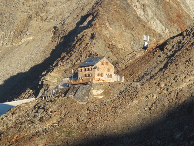 Müllerhütte vom Übeltalferner aus (18. Aug)