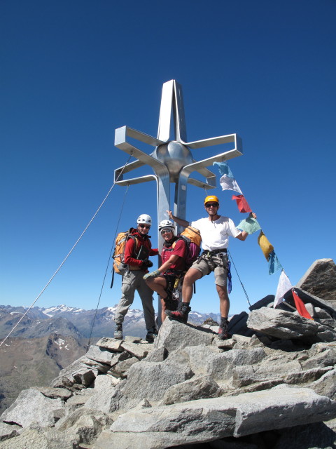 Christoph, Gudrun und ich am Zuckerh&uuml;tl, 3.507 m (18. Aug)
