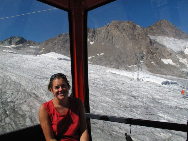 Gudrun in der 8-Gondelbahn Schaufeljoch (19. Aug.)