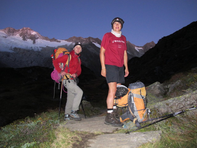 Christoph und Gudrun auf Weg 502 zwischen Berliner H&uuml;tte und Feldkar (9. Sep.)
