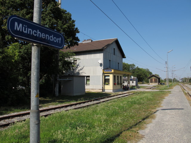 Bahnhof Münchendorf, 186 m