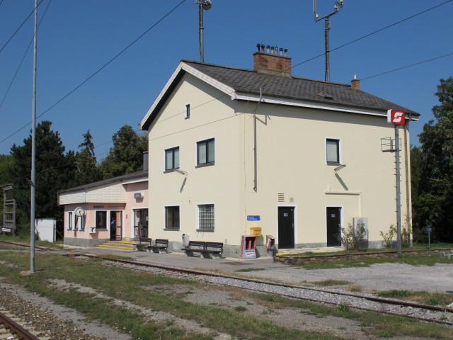 Bahnhof Achau, 177 m