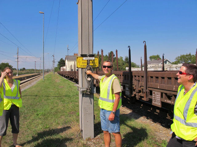 Ich im Bahnhof Achau, 177 m