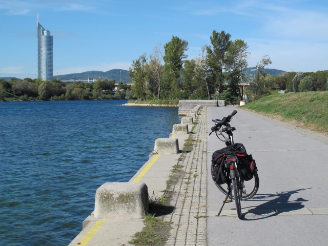 Neue Donau zwischen Reichsbr&uuml;cke und Brigittenauer Br&uuml;cke