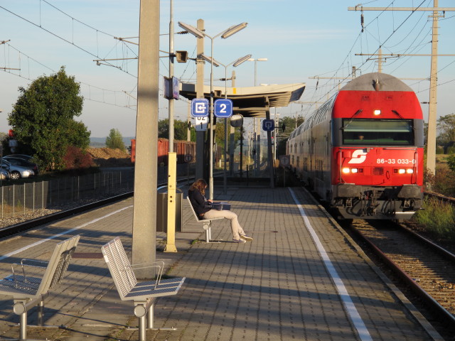 R 2248 im Bahnhof Guntersdorf, 250 m