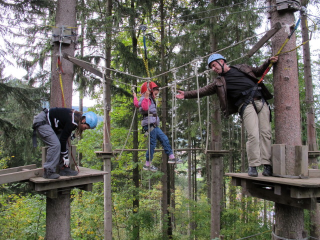 Diana, Daria und Walter im Parcours 'Floh' im Kletterwald Buchenberg
