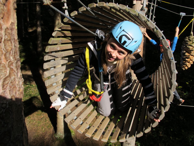 Diana im Parcours 'Schwarzspecht' im Kletterwald Buchenberg