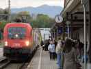 1116 281-5 mit REX 3427 'Salzkammergut' bei der Einfahrt in den Bahnhof Bad Ischl, 468 m