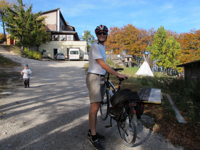 Ich beim Hocheck-Schutzhaus, 1.030 m