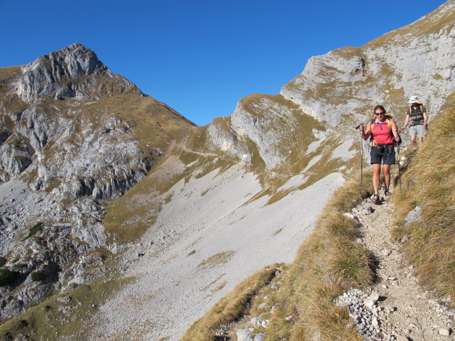 Gudrun und Christoph zwischen Spirljoch und Weg 413 (21. Okt.)