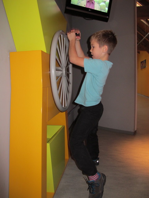 Miguel beim Maischen