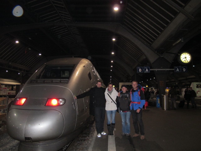 TGV 9219 im Hauptbahnhof Z&uuml;rich, 407 m (18. Nov.)