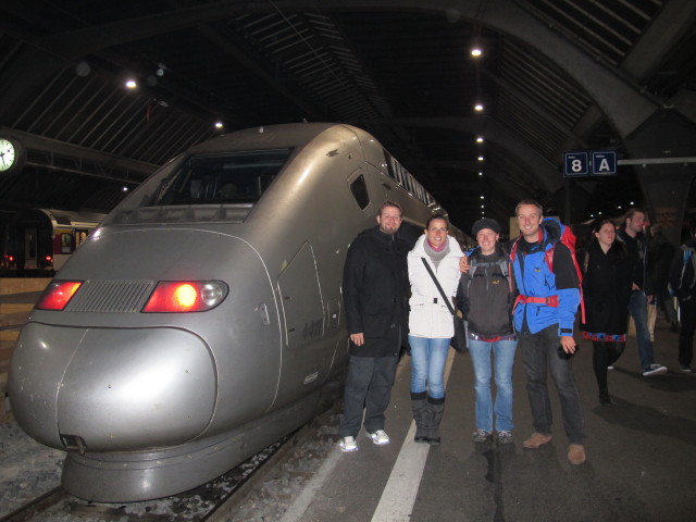 TGV 9219 im Hauptbahnhof Z&uuml;rich, 407 m (18. Nov.)