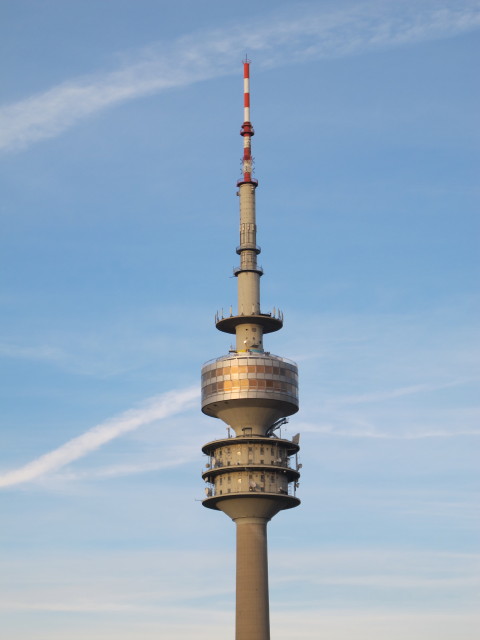 Olympiaturm vom Olympiaberg aus (24. Nov.)