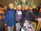 Ich, Marlies, Andreas und Alexander im Weihnachtsdorf Maria-Theresien-Platz