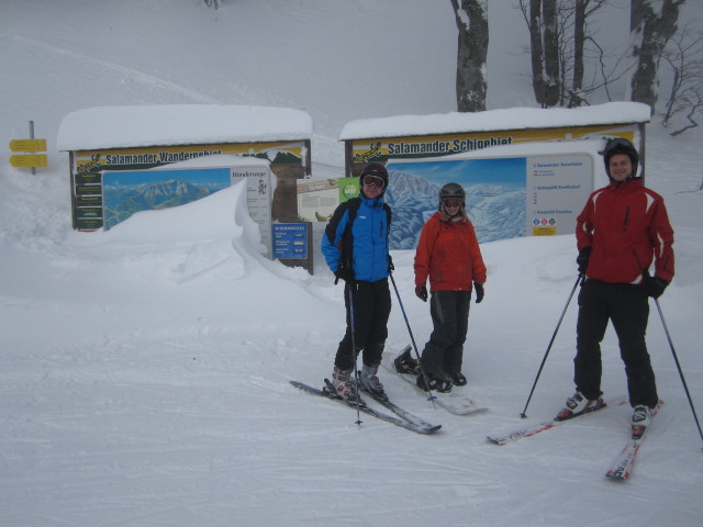 Christoph, Alice und Michael bei der Bergstation der Salamander-Sesselbahn, 1.210 m