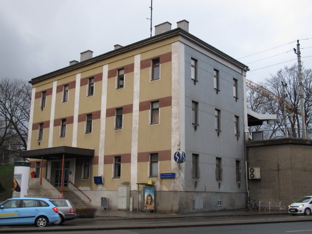 Bahnhof Wien Hetzendorf, 214 m