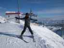 Daniela bei der Bergstation der 4er-Sesselbahn Schneiderkogel, 1.766 m (14. Feb.)