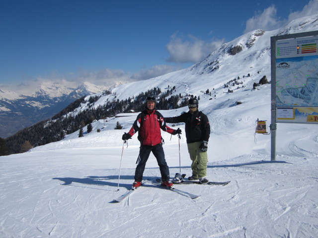 Ich und Markus bei der Bergstation des Télésiège débrayable Novelly (15. März)