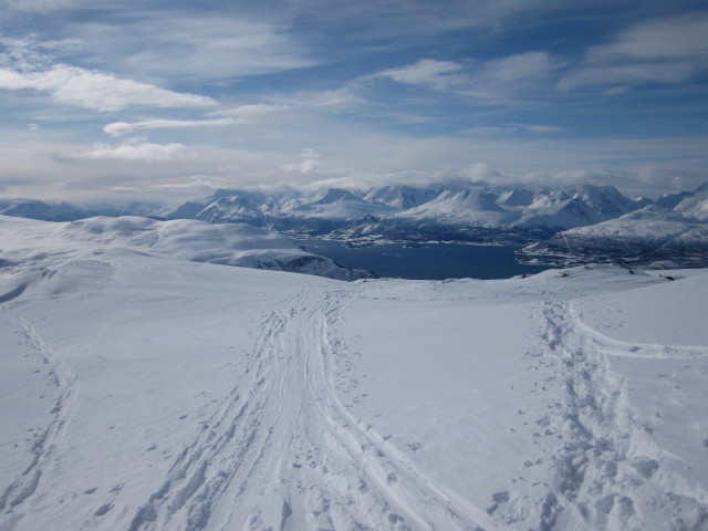 zwischen Giilavárri und Skávlevárri