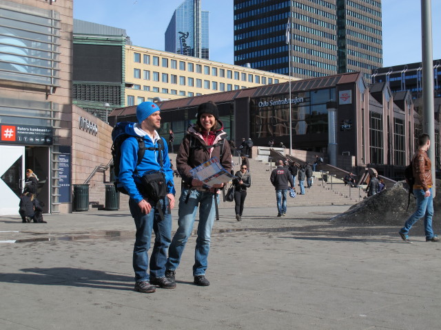 Mathias und Claudia bei der Sentralstasjon