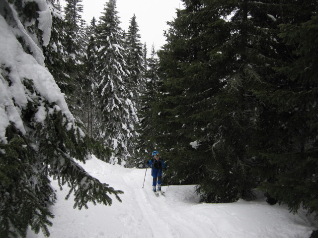 Claudia zwischen Karl-Lechner-Haus und Alois-G&uuml;nther-Haus