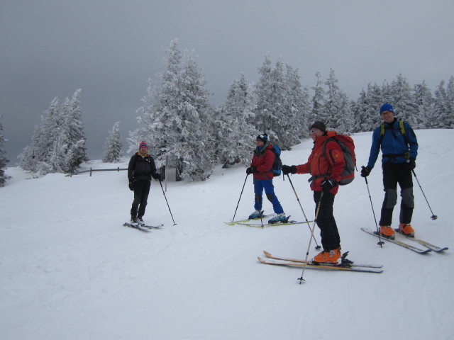 Andreas, Claudia, Othmar und David bei der Bergstation der Wei&szlig;enelfbahn, 1.639 m