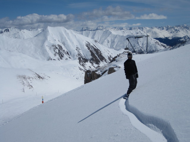 Markus neben der Piste 63 (13. Apr.)