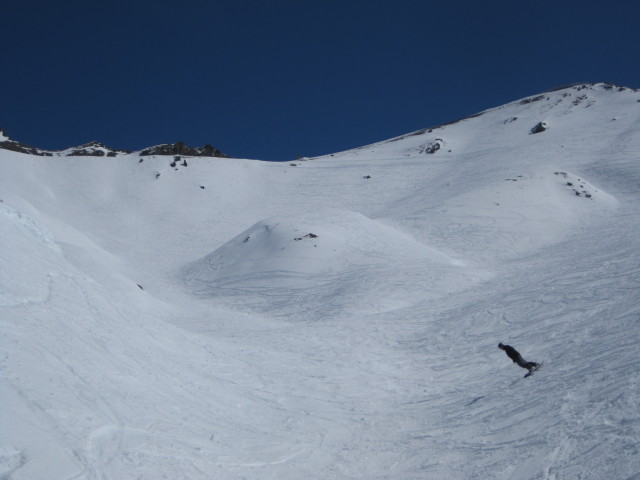 Markus neben der Piste 38 (14. Apr.)