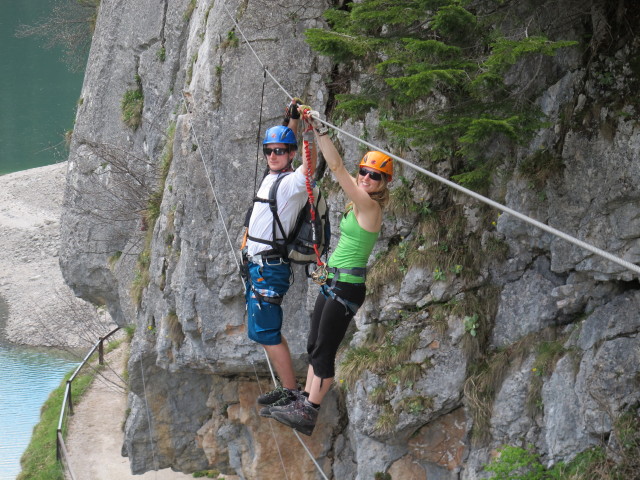 Christian und Sabrina auf der Seilbr&uuml;cke