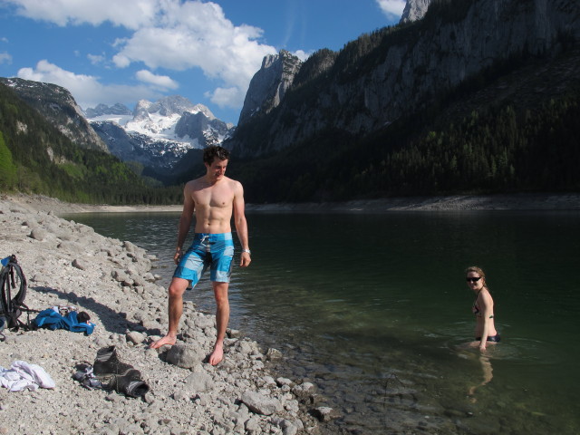 Christian und Sabrina im Vorderen Gosausee, 937 m