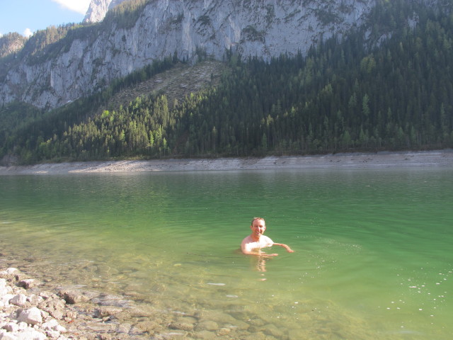 Ich im Vorderen Gosausee, 937 m