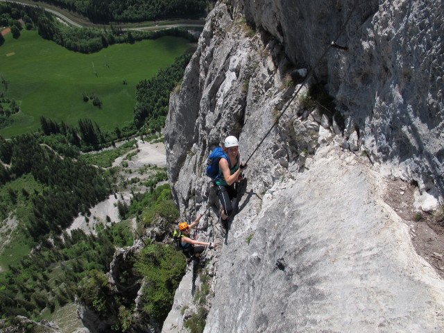 Kaiser-Franz-Joseph-Klettersteig: Sabrina und Romana zwischen Rastplatz 'Adlerhorst' und Steigbuch (18. Mai)
