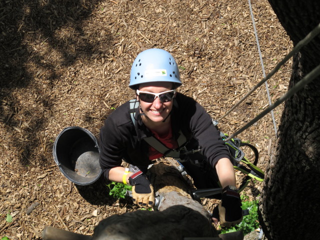 Carmen in den Jugendlichenparcours