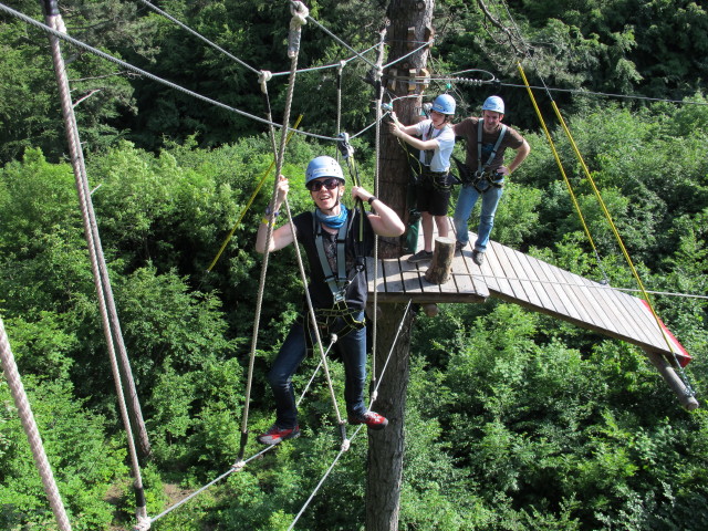Elisabeth in den Erwachsenenparcours