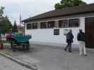 Franz und Papa beim Oldtimermuseum Poysdorf