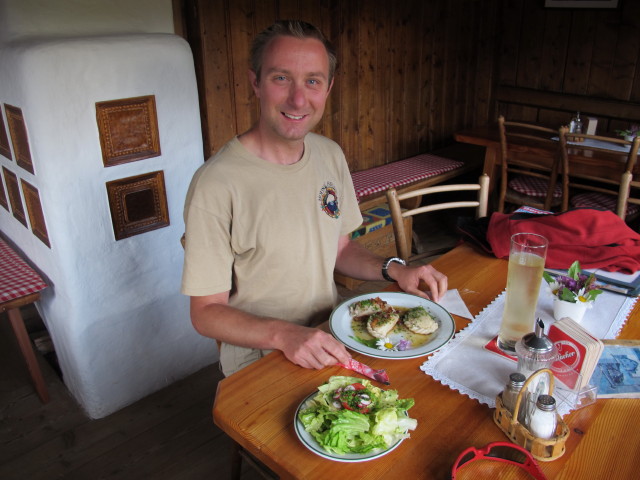 Ich in der Millst&auml;tter H&uuml;tte, 1.876 m (8. Juni)
