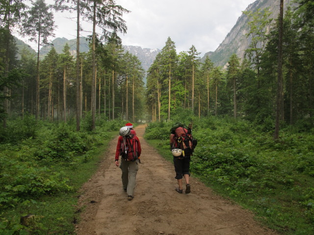 Christoph und Gudrun zwischen Bluntaum&uuml;hle und Bluntauseen (15. Juni)