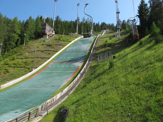 Gel&auml;nde der nordischen Skiweltmeisterschaft 1999 von der Sprungschanzebahn aus (20. Juni)