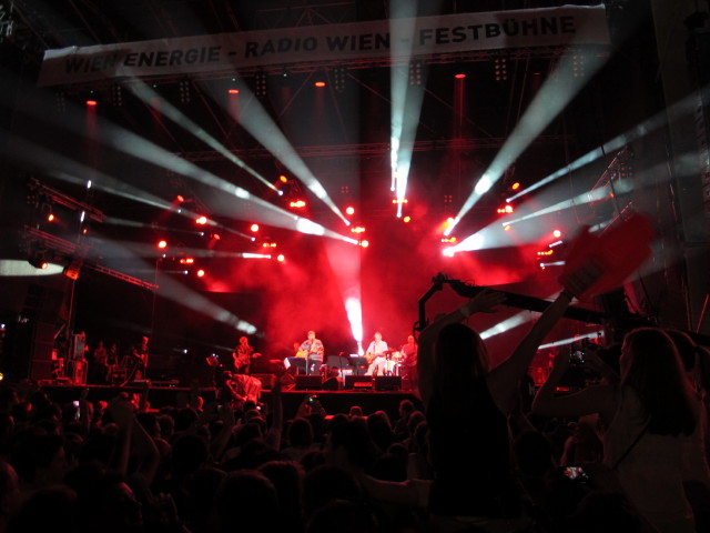 Rainhard Fendrich und Wolfgang Ambros auf der Wien Energie / Radio Wien Fest-B&uuml;hne (22. Juni)