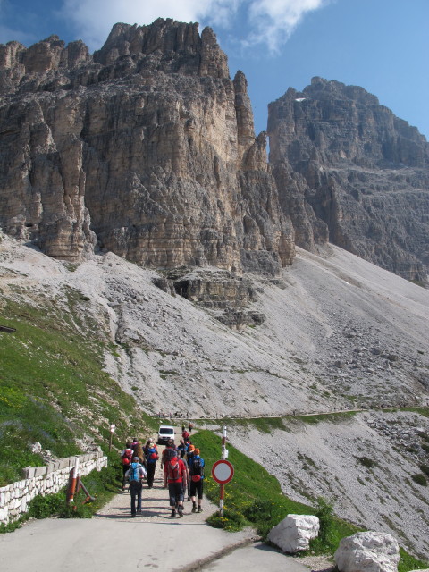 Weg 101 zwischen Rifugio Auronzo und Cappella degli Alpini